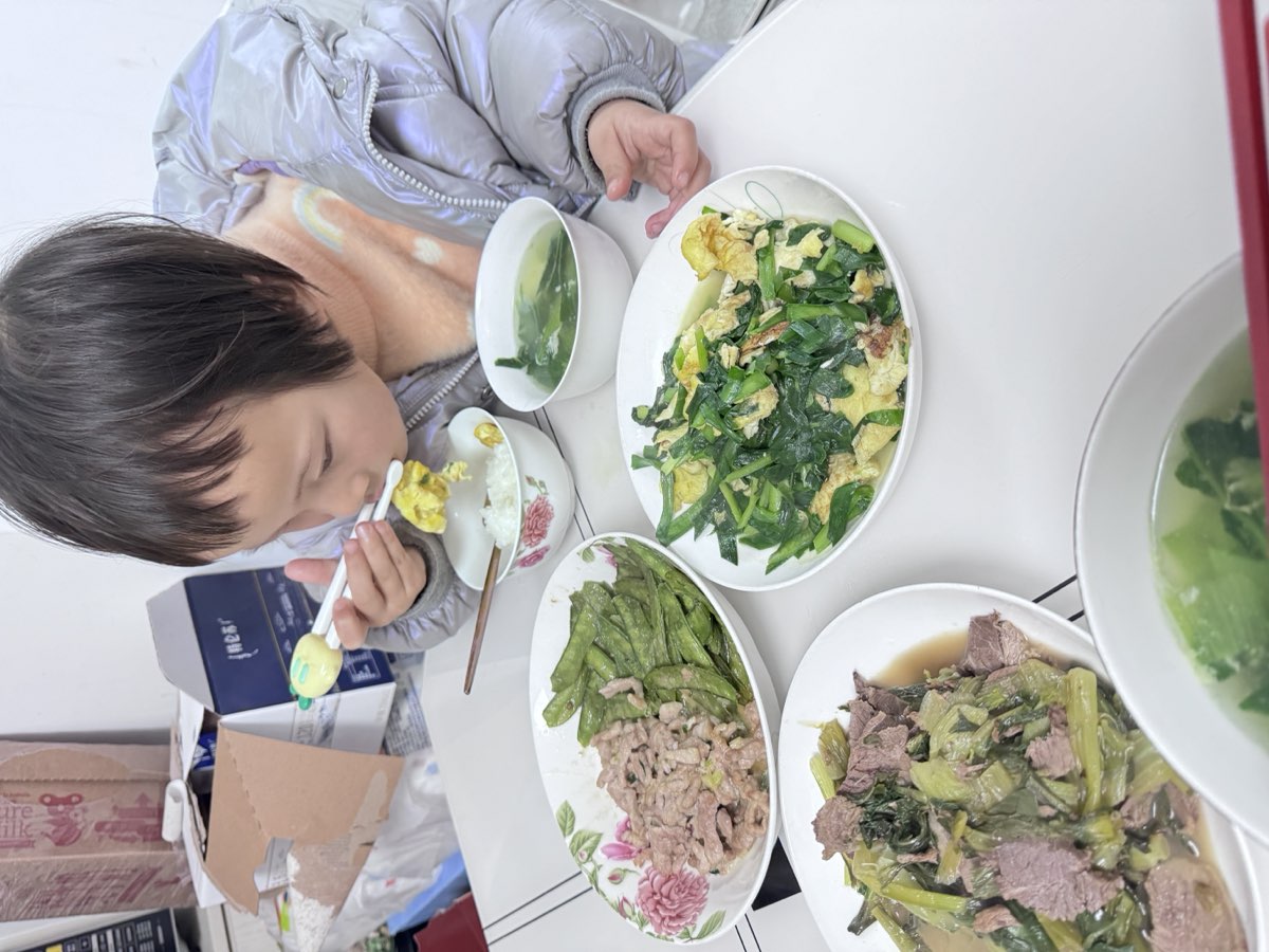 🍚😋 小小美食家的午餐时光